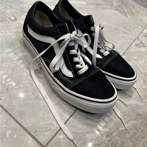 VANS Old Skool (7.5 W) 40$
